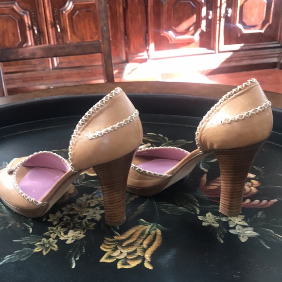 BCBG MAX AZRIA 4 inch high heels 8.5 - Picture 3 of 11